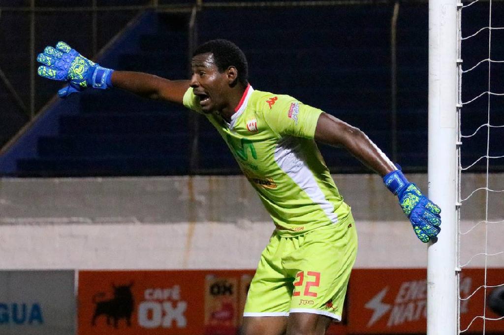 Sorpresa: Real Sociedad le “roba” arquero de 1.96 metros al Real Estelí