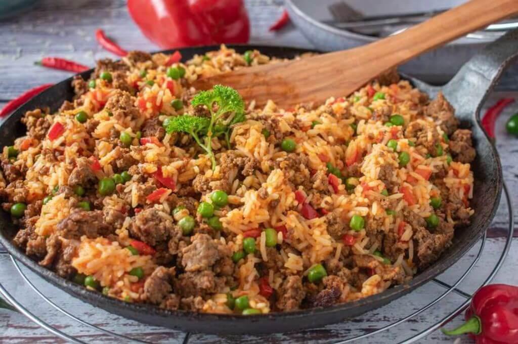 Arroz con carne molida al estilo hondureño