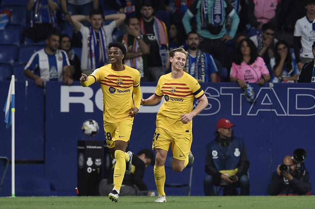 Alejando Balde celebrando su gol ante Espanyol.