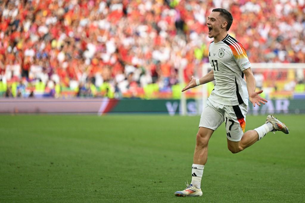 Florian Wirtz celebrando su gol.