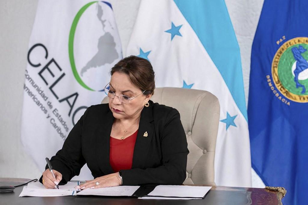 Celac finaliza con apoyo a México y rechazo a Ecuador