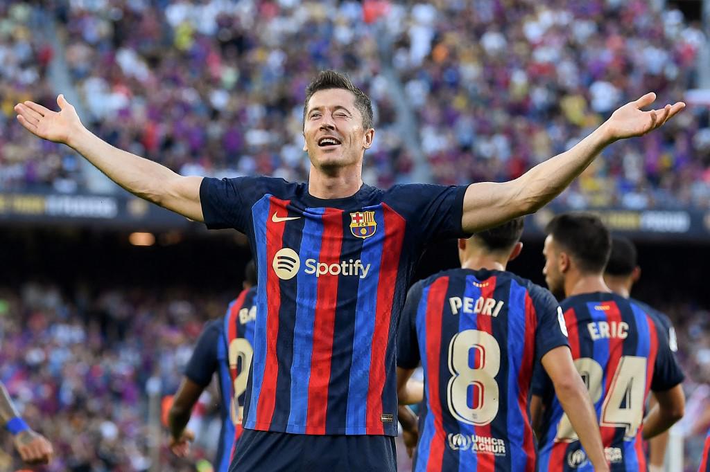 Barcelona golea al Valladolid en exhibición de Lewandowski y comienza a meter miedo