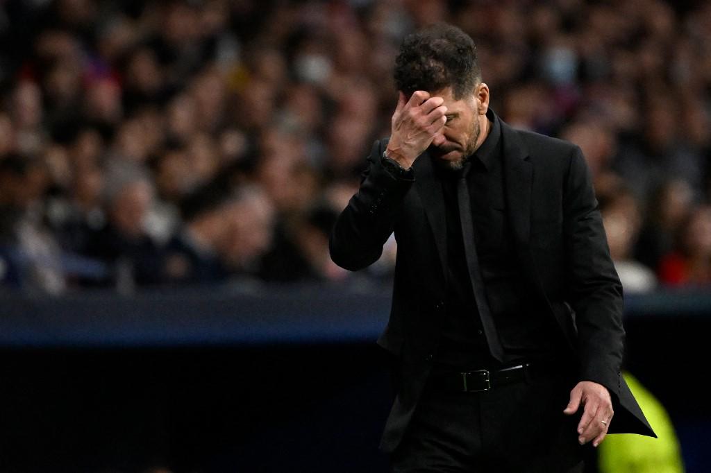 Diego Simeone y su lamento tras quedarse eliminado en cuartos de final de la Champions League. Foto AFP.