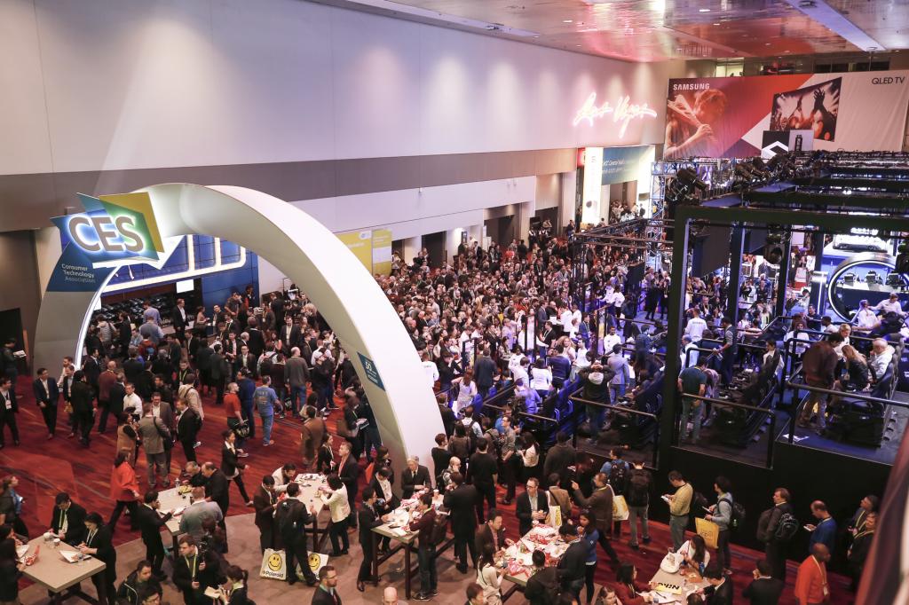 Miles de personas de todos el mundo asisten a esta feria de tecnología.