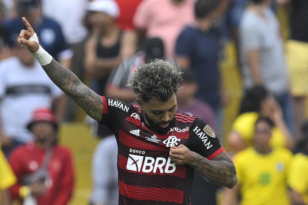 Gabriel Barbosa celebrando el gol que le dio la Copa Libertadores al Flamengo.