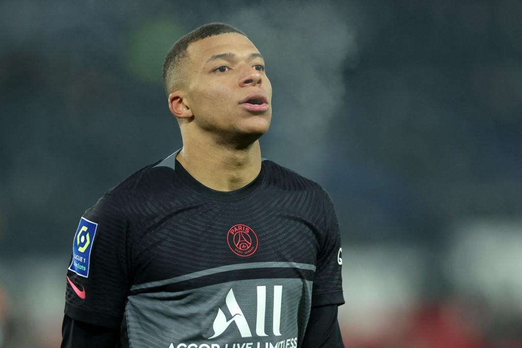 Se encienden las alarmas: PSG anuncia lesión de Mbappé