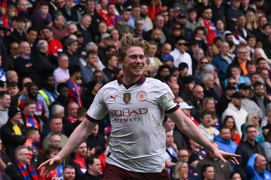 Kevin de Bruyne marcó un doblete en el duelo donde Manchester City venció 4-2 al Crystal Palace.