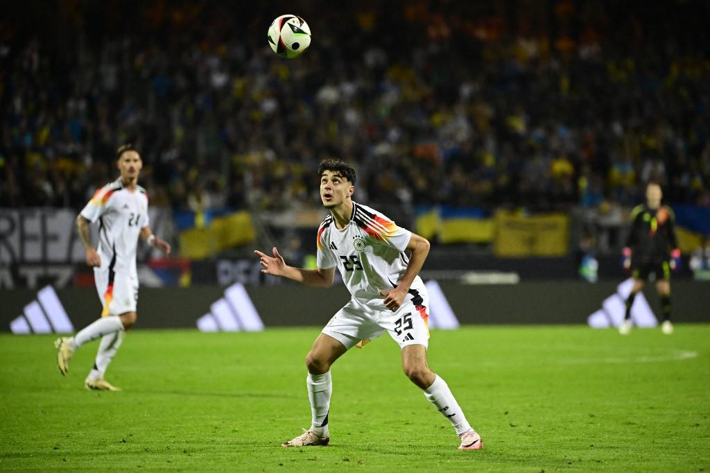 Aleksandar Pavlovic de Alemania se pierde la Eurocopa por enfermedad.