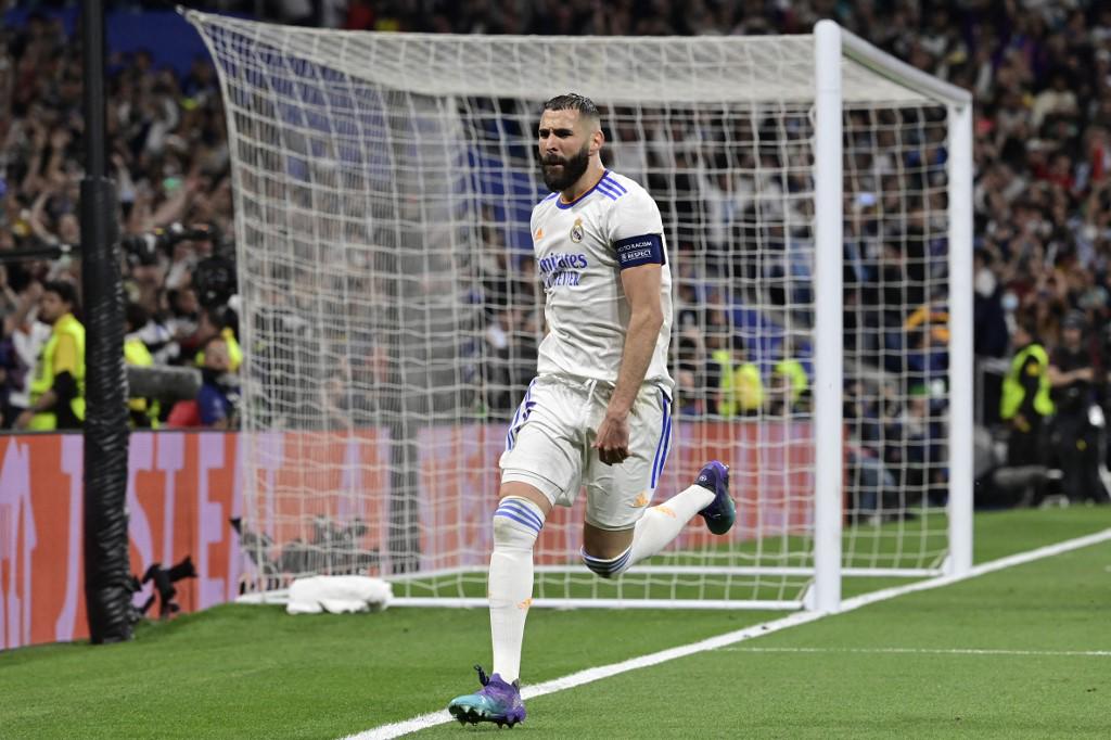 Karim Benzema anotó de penal en la prórroga y con ello el Real Madrid avanzó a la final de la Champions League.