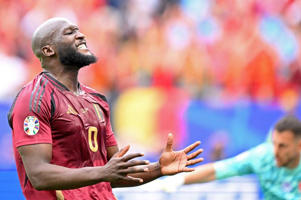 A Lukaku se le invalidaron dos goles por intermedio del VAR.
