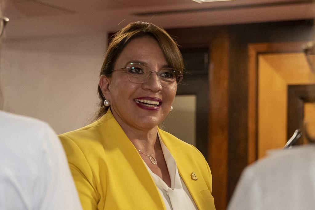 Xiomara Castro arriba a República Dominicana para Cumbre