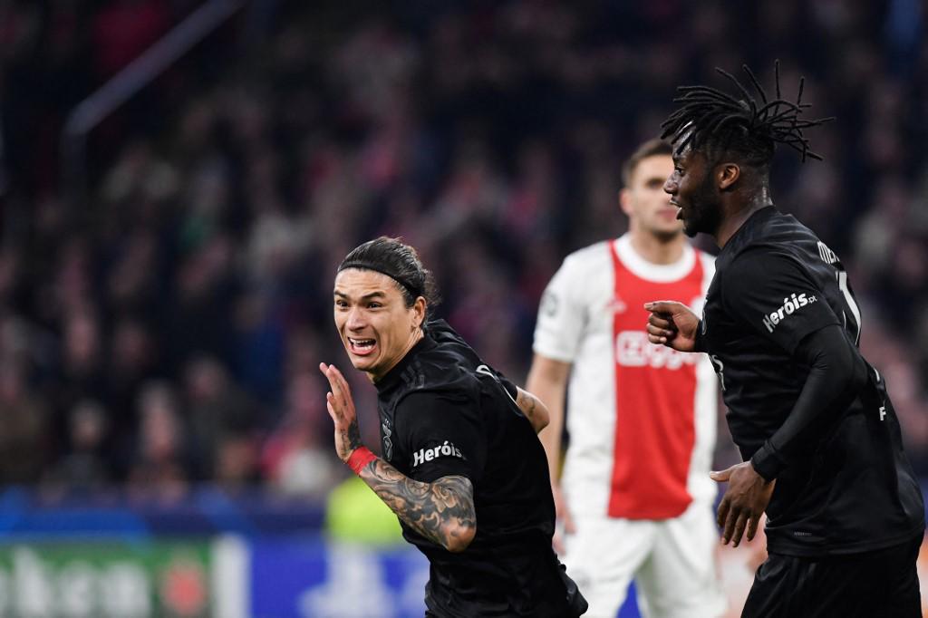 El uruguayo Darwin Núñez fue el héroe del Benfica al marcar el gol que le dio el pase a cuartos de final de la Champions. Foto AFP.