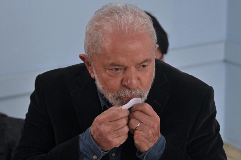 Lula lidera con un 44,42 %, según el primer escrutinio en Brasil
