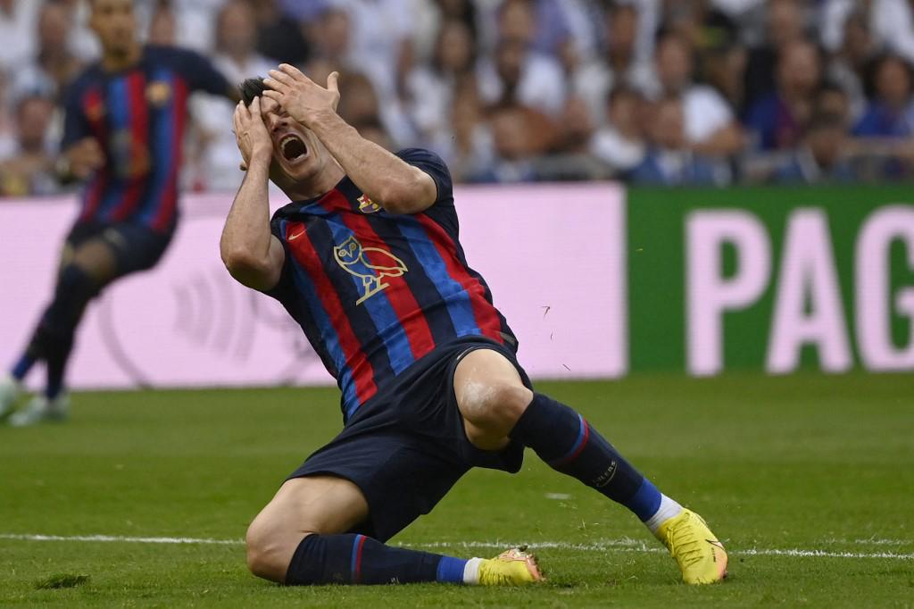 Robert Lewandowski no estuvo fino en el Santiago Bernabéu.