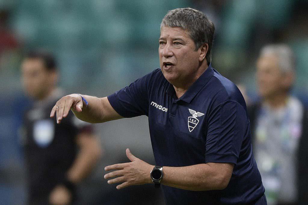 Primeras decisiones del “Bolillo” Gómez como DT de Honduras y su mensaje a Coito