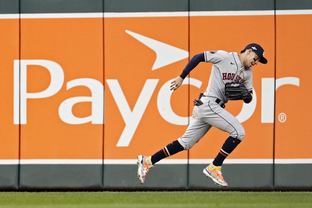 Mauricio Dubón se luce y Astros quedan a un juego de llevarse la división