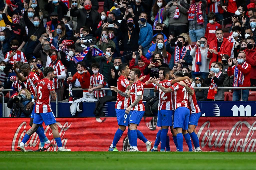 Atlético de Madrid celebró con su afición el triunfo ante Rayo Vallecano.