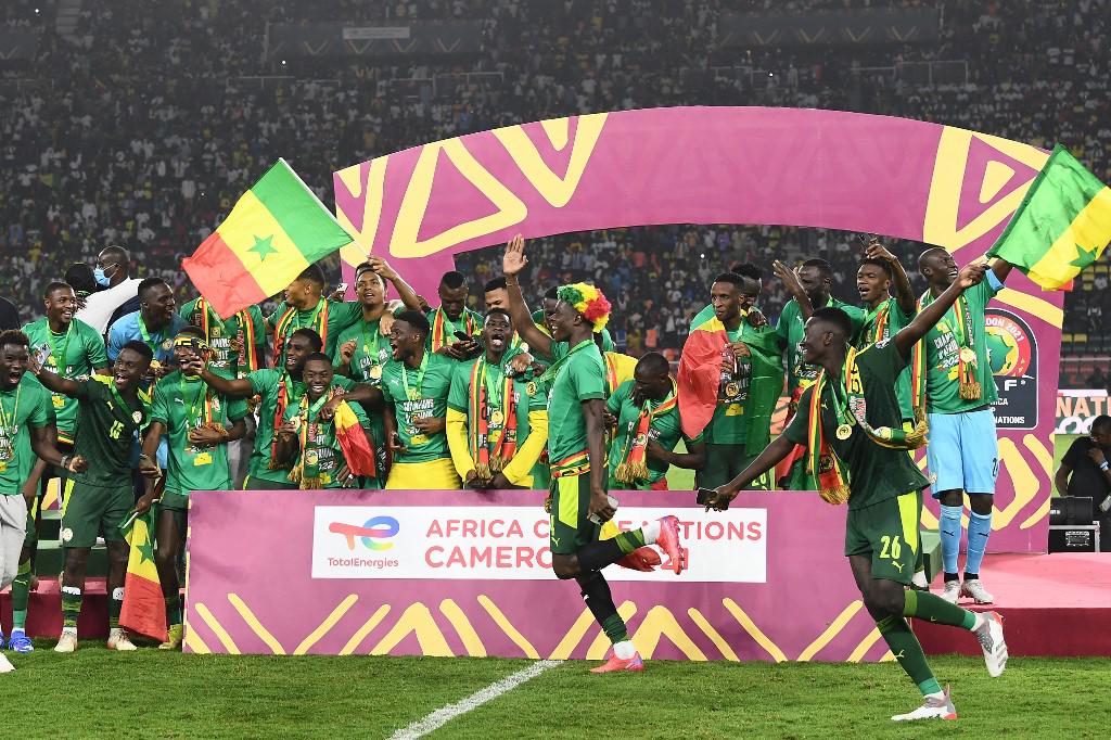 La plantilla de Senegal celebró por todo lo alto la obtención de la Copa Africana de Naciones.