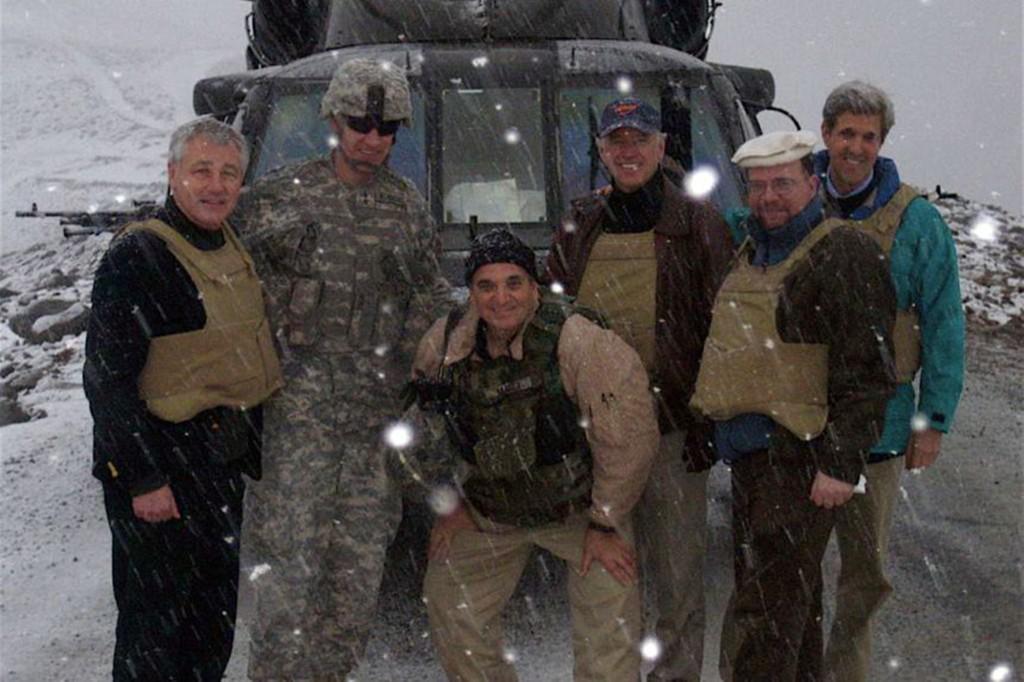 Traductor que ayudó a rescatar a Biden en 2008 escapa de Afganistán