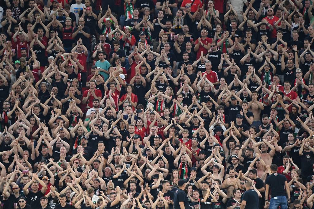 La afición de Hungría puso el ambiente en las graderías.