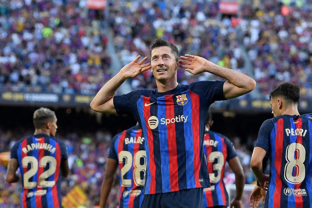 Al estilo Johan Cruyff: El golazo de Lewandowski en el Barcelona - Valladolid
