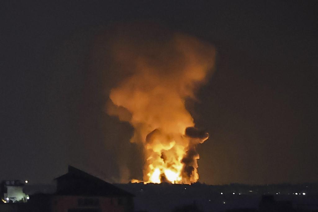 El ministerio de Salud de Gaza anunció este domingo que 17 personas más, entre ellas nueve niños, murieron por ataques israelíes.