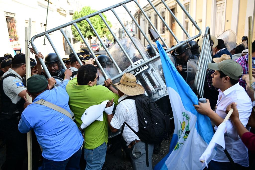 Bernardo Arévalo asegura que será investido como ordena la ley