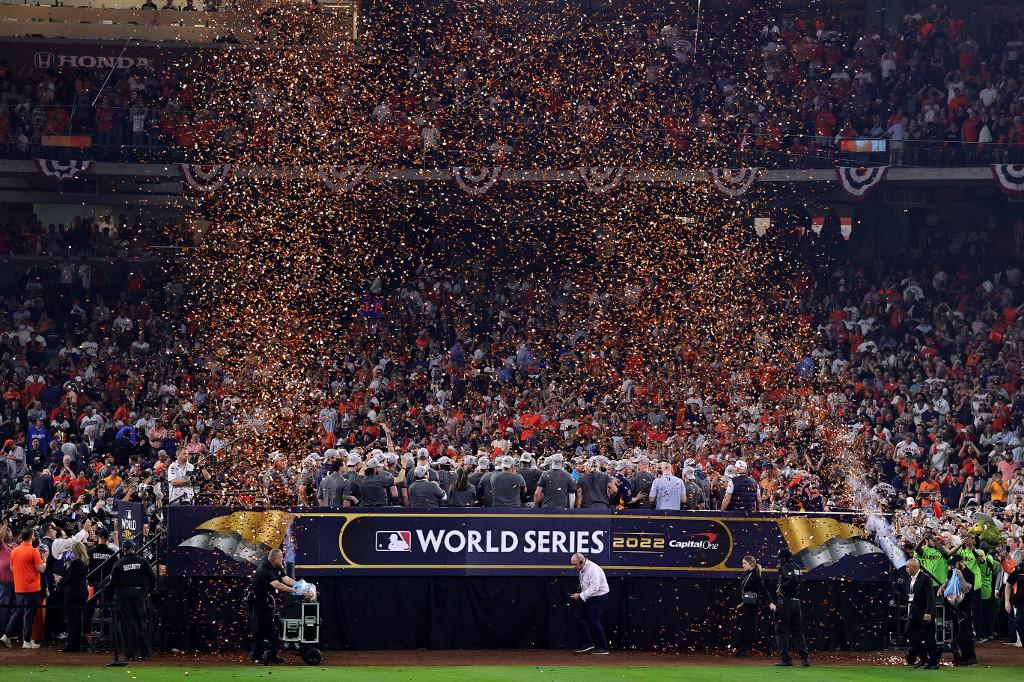 Los Astros con Mauricio Dubón son los campeones de la Serie Mundial.