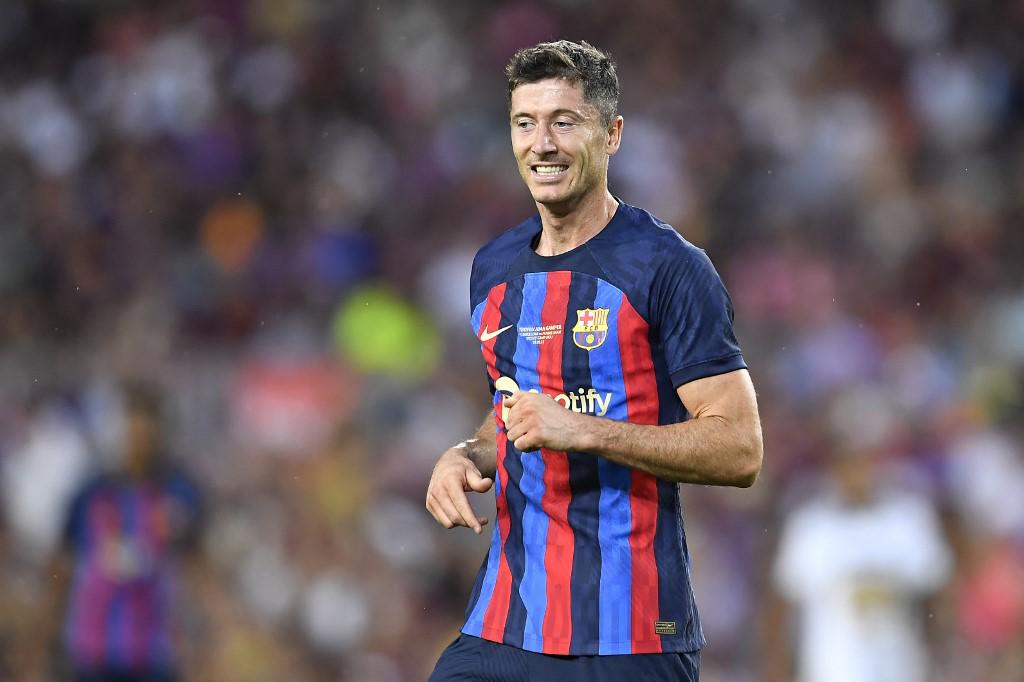 Robert Lewandowski a los tres minutos marcó su primer gol como jugador del FC Barcelona.