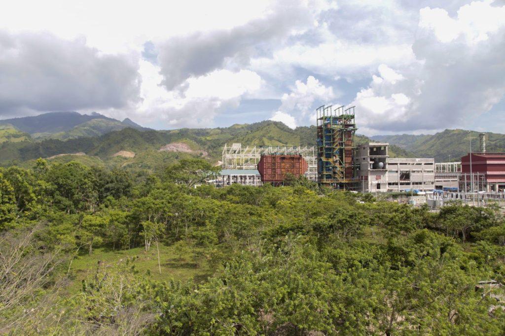 La empresa Los Pinares construyó su planta procesadora de pellas de óxido de hierro a 50 metros del Río Guapinol.
