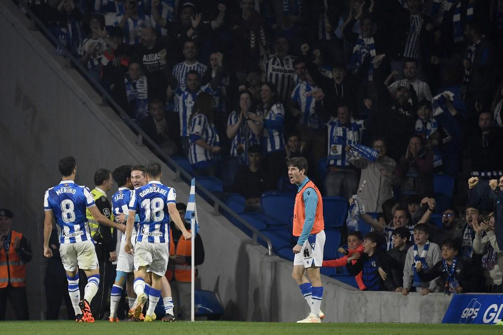 Jugadores de la Real Sociedad festejaron a lo grande la victoria ante Real Madrid.