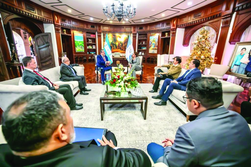 “Vemos con mucho optimismo el futuro de las relaciones bilaterales”: Bernardo Arévalo de León