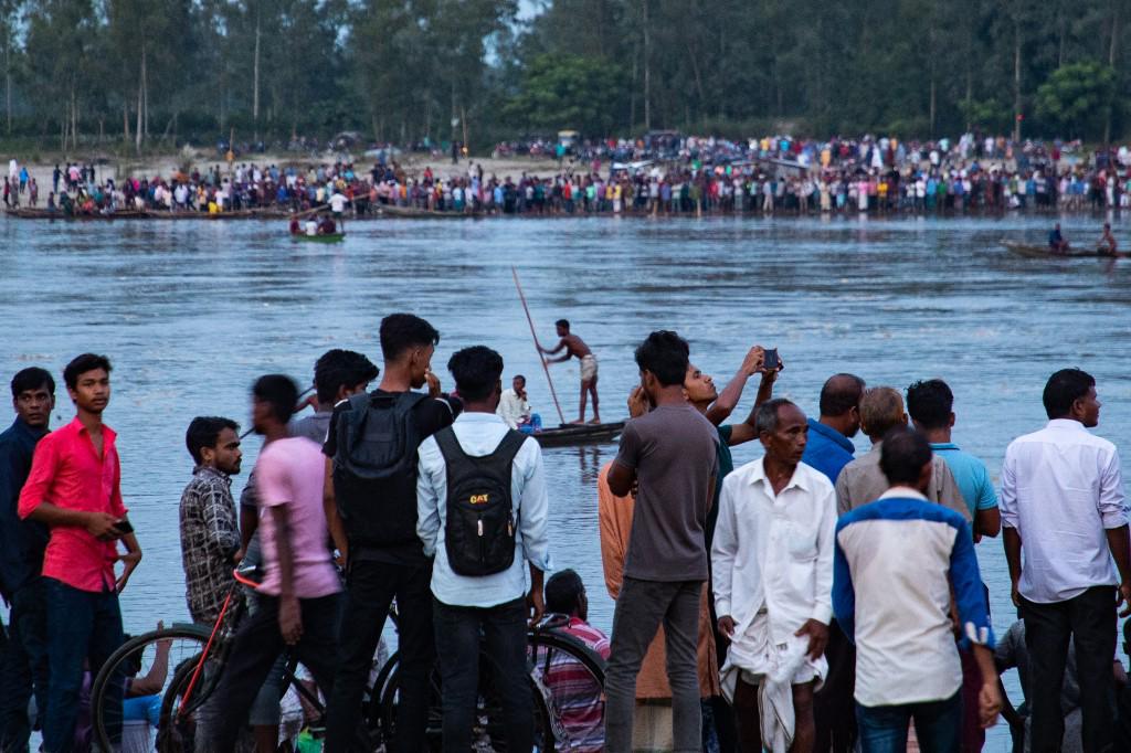 40 muertos al naufragar un barco en Bangladesh