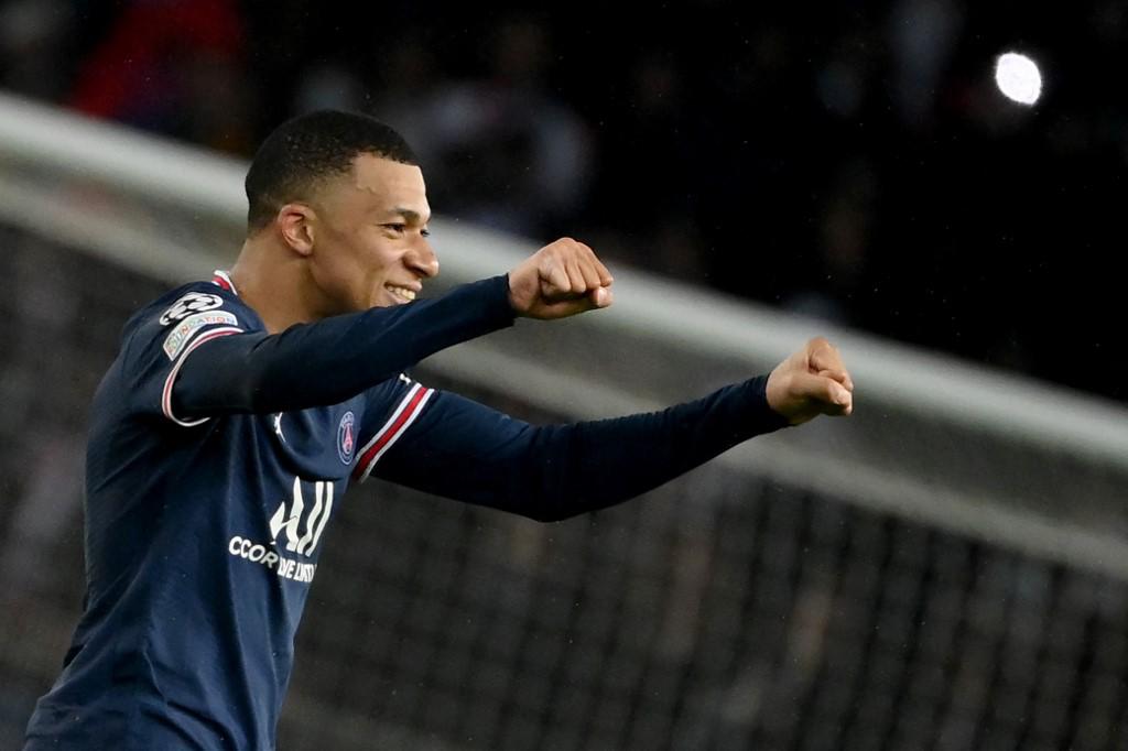 Kylian Mbappé y su festejo tras darle la victoria al PSG ante Real Madrid.