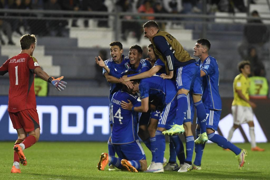 La plantilla de Italia celebrando el pase a semifinales del Mundial Sub-20.