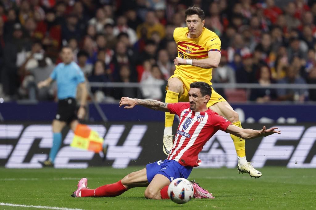 Robert Lewandowski y el zapatazo que se fue al fondo de las redes.