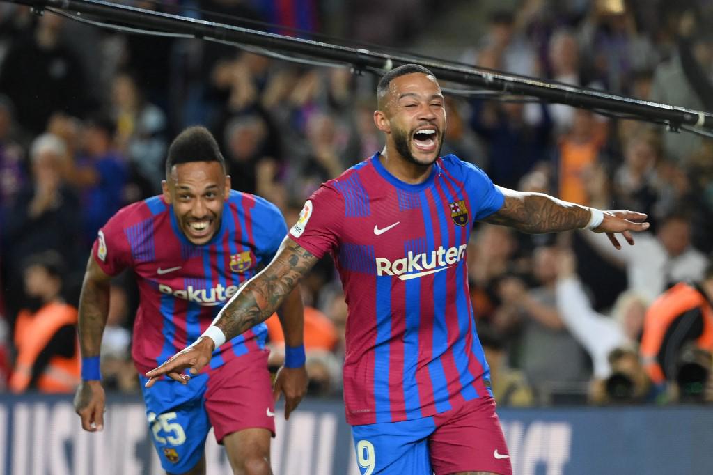 Memphis Depay se encargó de abrir el marcador en el Camp Nou y así lo celebró.