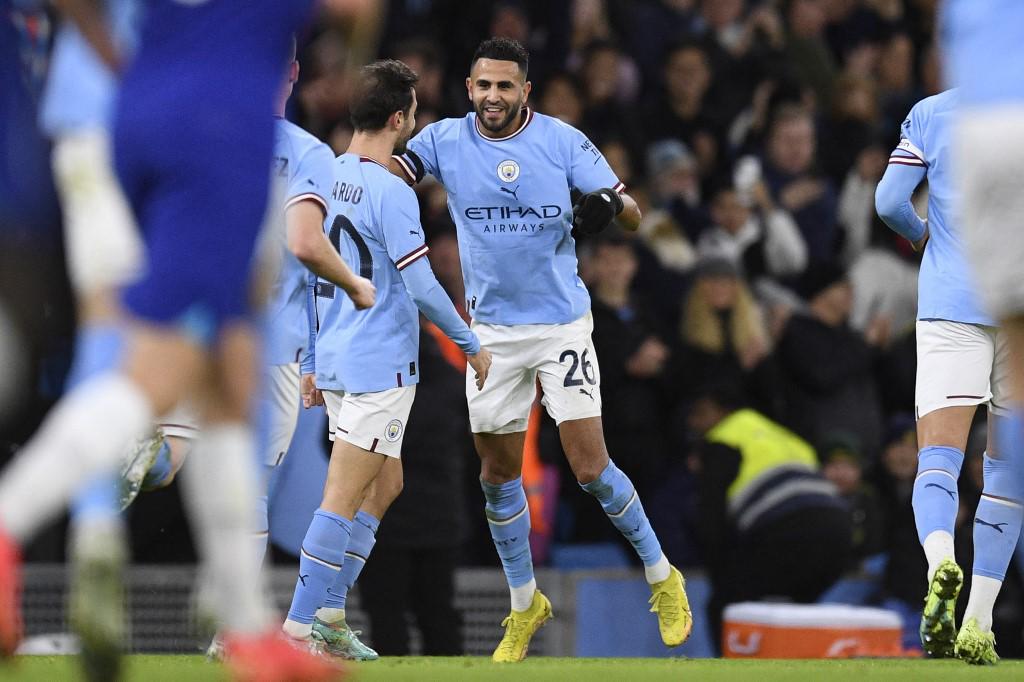 El mediocampista Riyad Mahrez se destapó con un doblete.