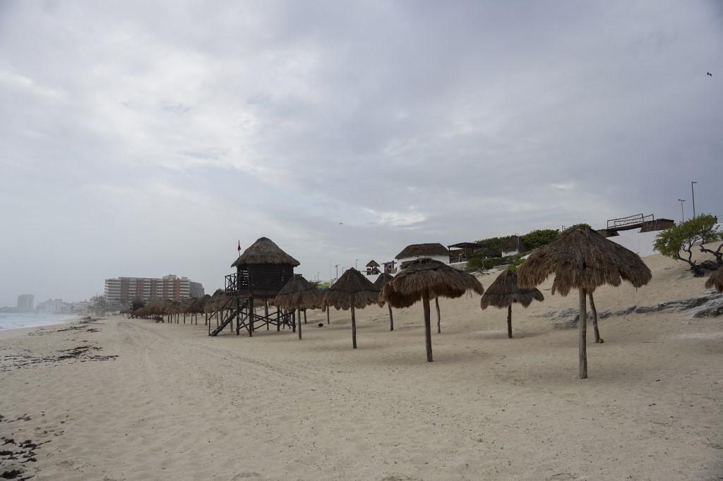 Se forma la tormenta Aletta en el Pacífico mientras México espera a Beryl