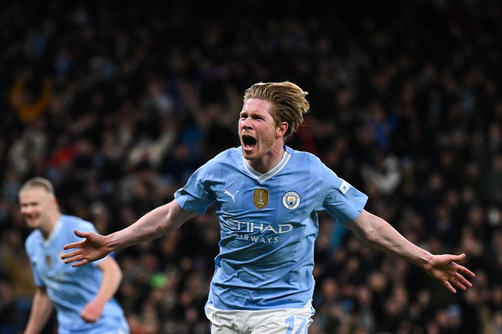 Kevin de Bruyne celebrando el gol marcado.