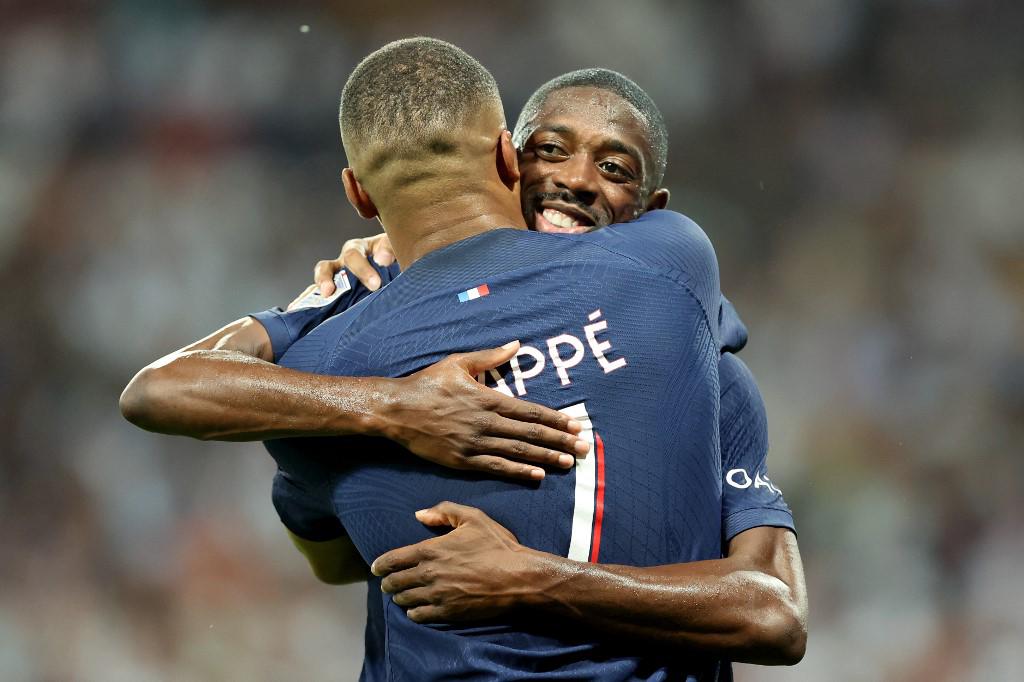 Mbappé celebró su gol con su nuevo compañero, con Dembélé.