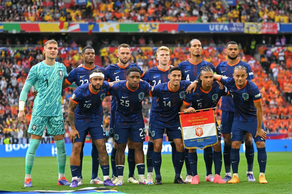 El 11 titular de Países Bajos que enfrentó a Rumanía por octavos de final de la Eurocopa 2024.