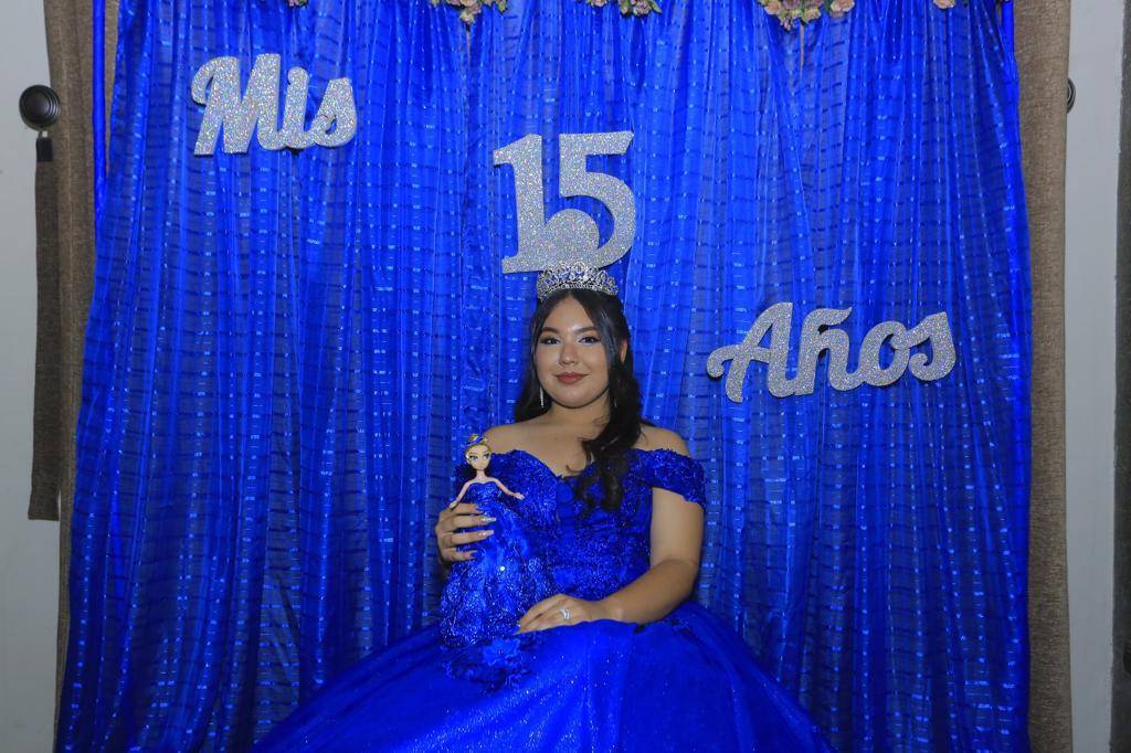 Júbilo por las 15 primaveras de Sofia Nicole Mata Montoya