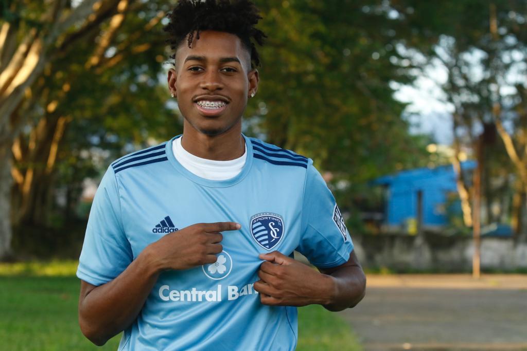 Alenis Vargas revela cuánto ganaba en Olimpia y el legionario que lo aconseja