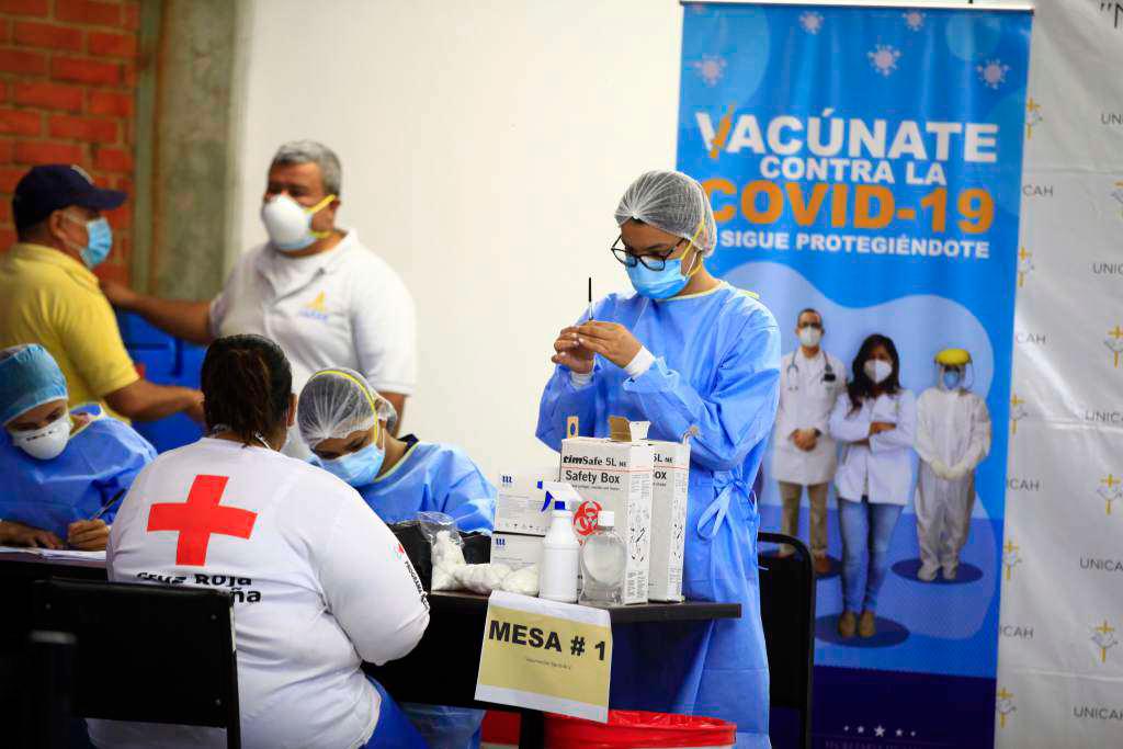 No vacunados tienen 11 veces más riesgo de morir por covid-19