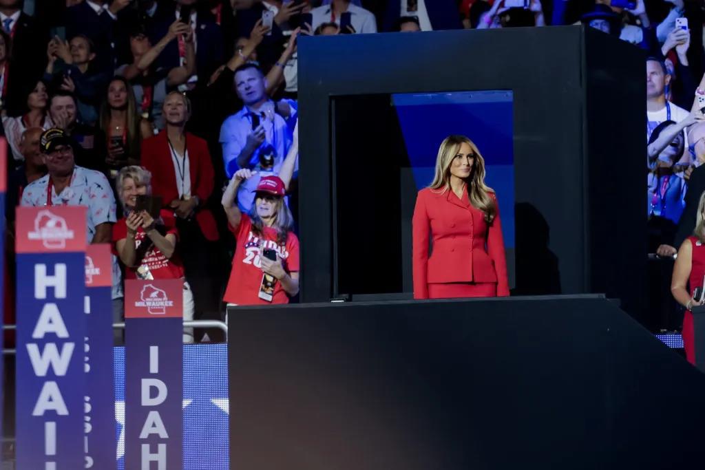 El libro de Melania Trump saldrá a la venta en octubre, un mes antes de las elecciones
