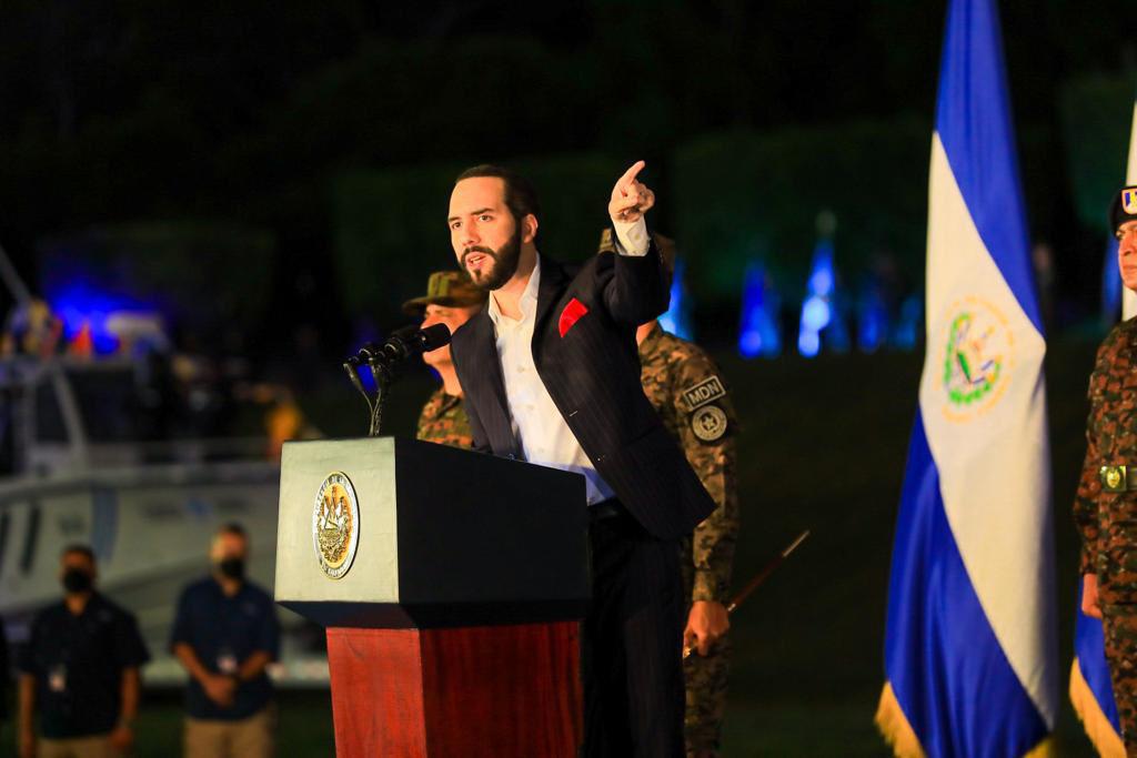 Bukele acusa a EEUU de “apoyar” a las pandillas en El Salvador