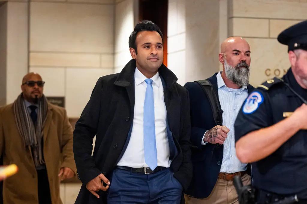 Polémica entre seguidores de Trump sobre visas para profesionales extranjeros