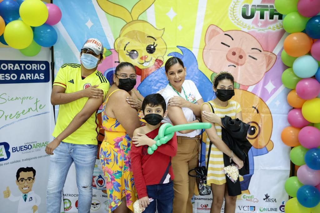 UTH festeja el mes del amor y la amistad llevando salud a la comunidad