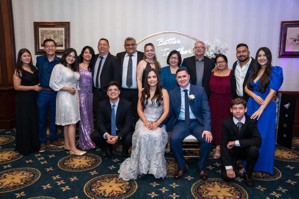 Entre el júbilo y el amor se celebra la boda Cubero Zúniga en SPS